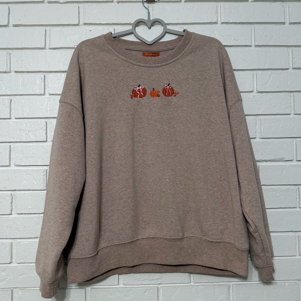 Since Forever Women’s Fleece  Set XL Pumpkin Embroidered Sweatshirt & Shorts.